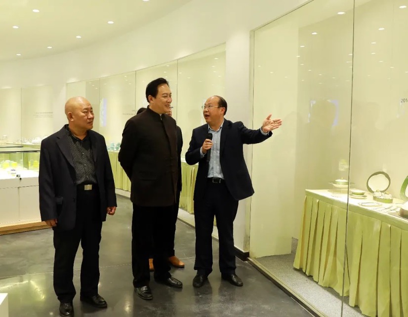 唐國強等中國藝術名家在景德鎮尊龙凯时 - 人生就是搏!瓷業參訪